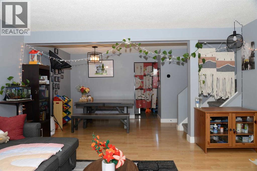 131 Erin Woods Drive Se, Calgary, Alberta  T2B 2T6 - Photo 7 - A2291781