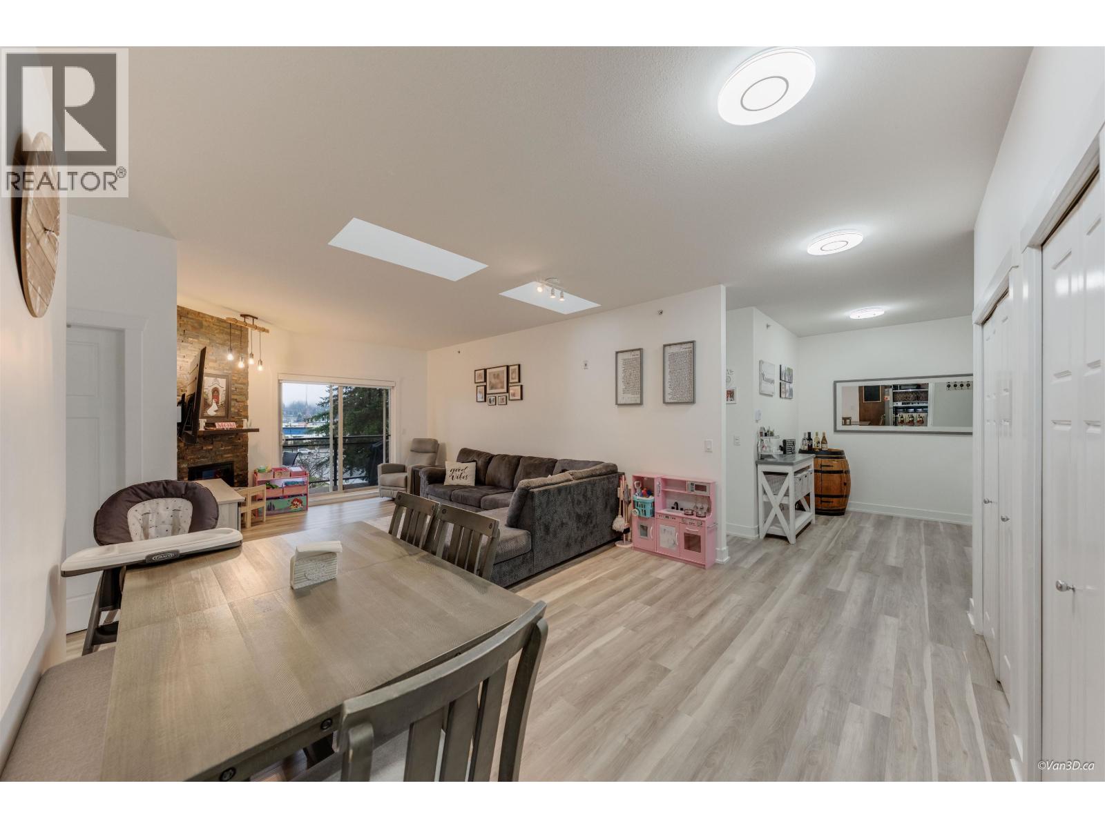 404 1988 Suffolk Avenue, Port Coquitlam, British Columbia  V3B 1H2 - Photo 9 - R3098620