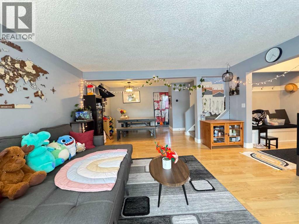 131 Erin Woods Drive Se, Calgary, Alberta  T2B 2T6 - Photo 2 - A2291781