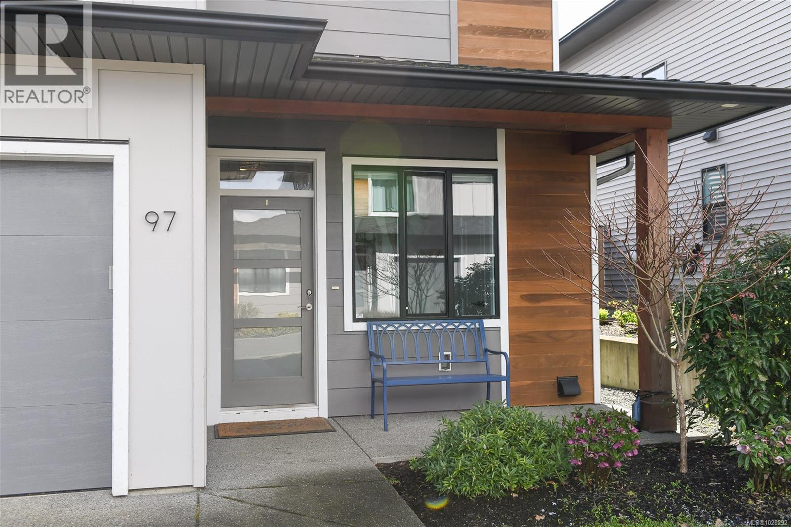 97 2607 Kendal Ave, Cumberland, British Columbia  V0R 1S0 - Photo 2 - 1028292