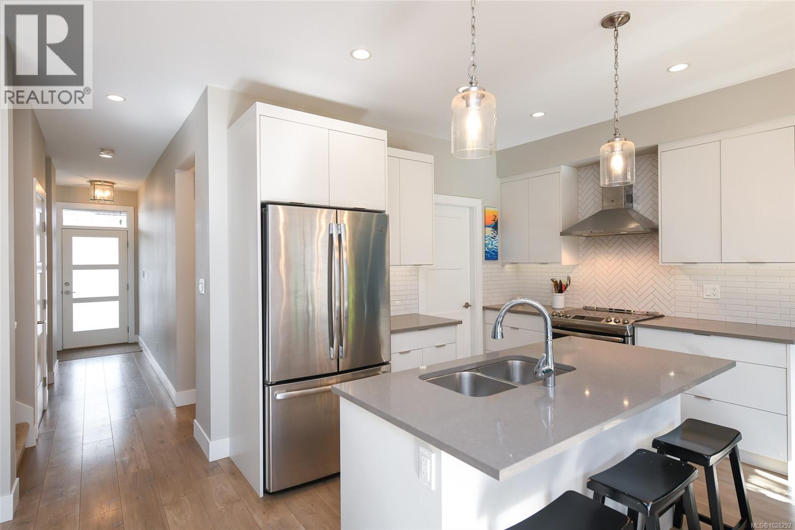 97 2607 Kendal Ave, Cumberland, British Columbia  V0R 1S0 - Photo 5 - 1028292