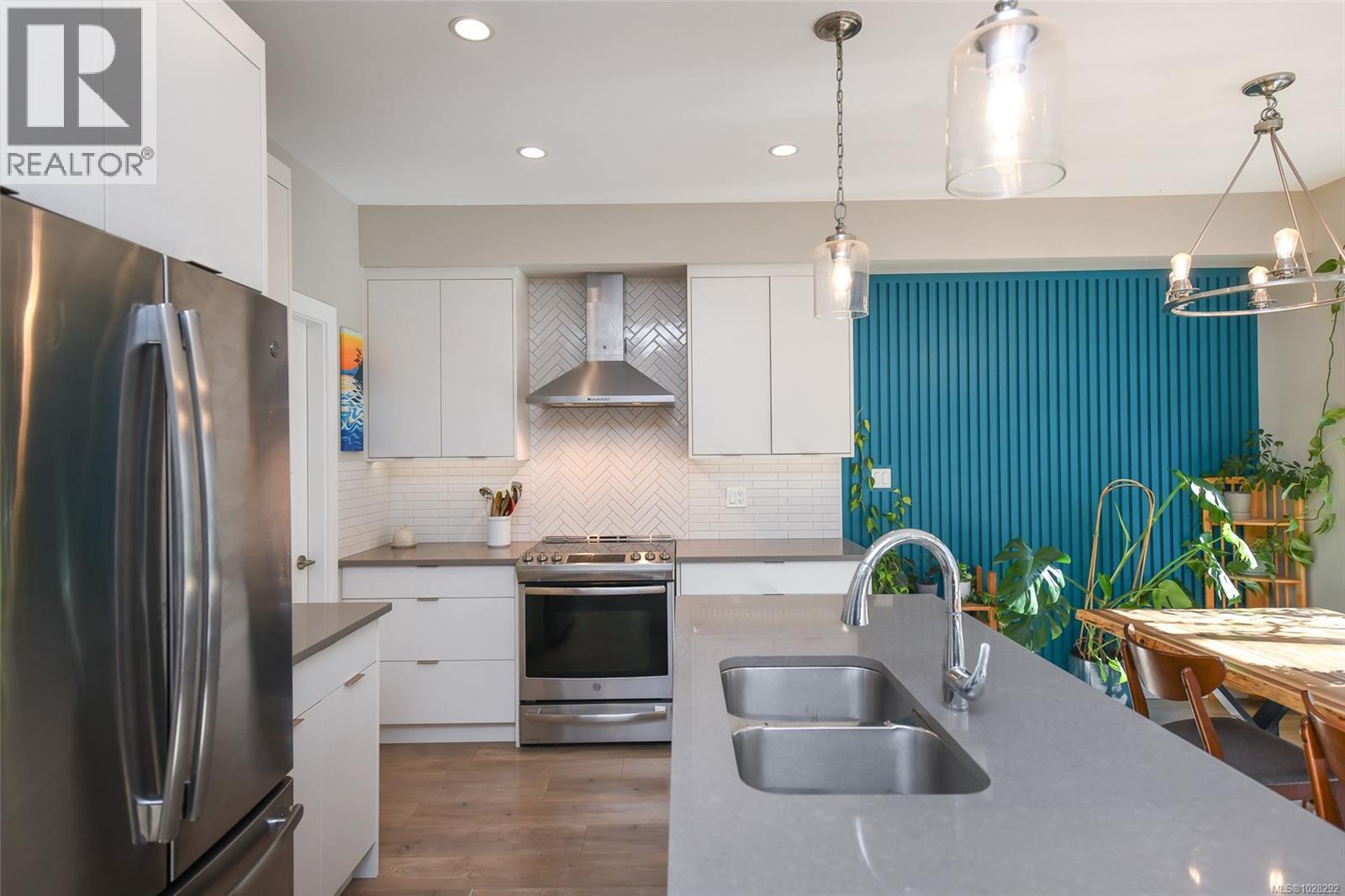 97 2607 Kendal Ave, Cumberland, British Columbia  V0R 1S0 - Photo 6 - 1028292