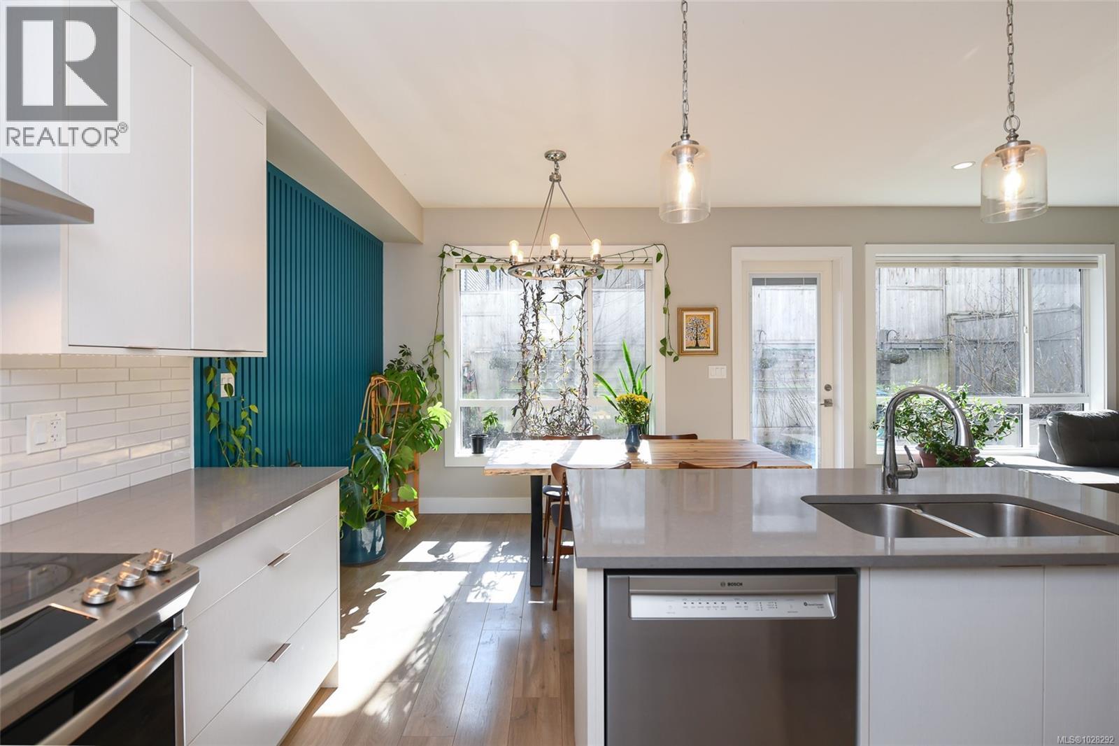 97 2607 Kendal Ave, Cumberland, British Columbia  V0R 1S0 - Photo 7 - 1028292