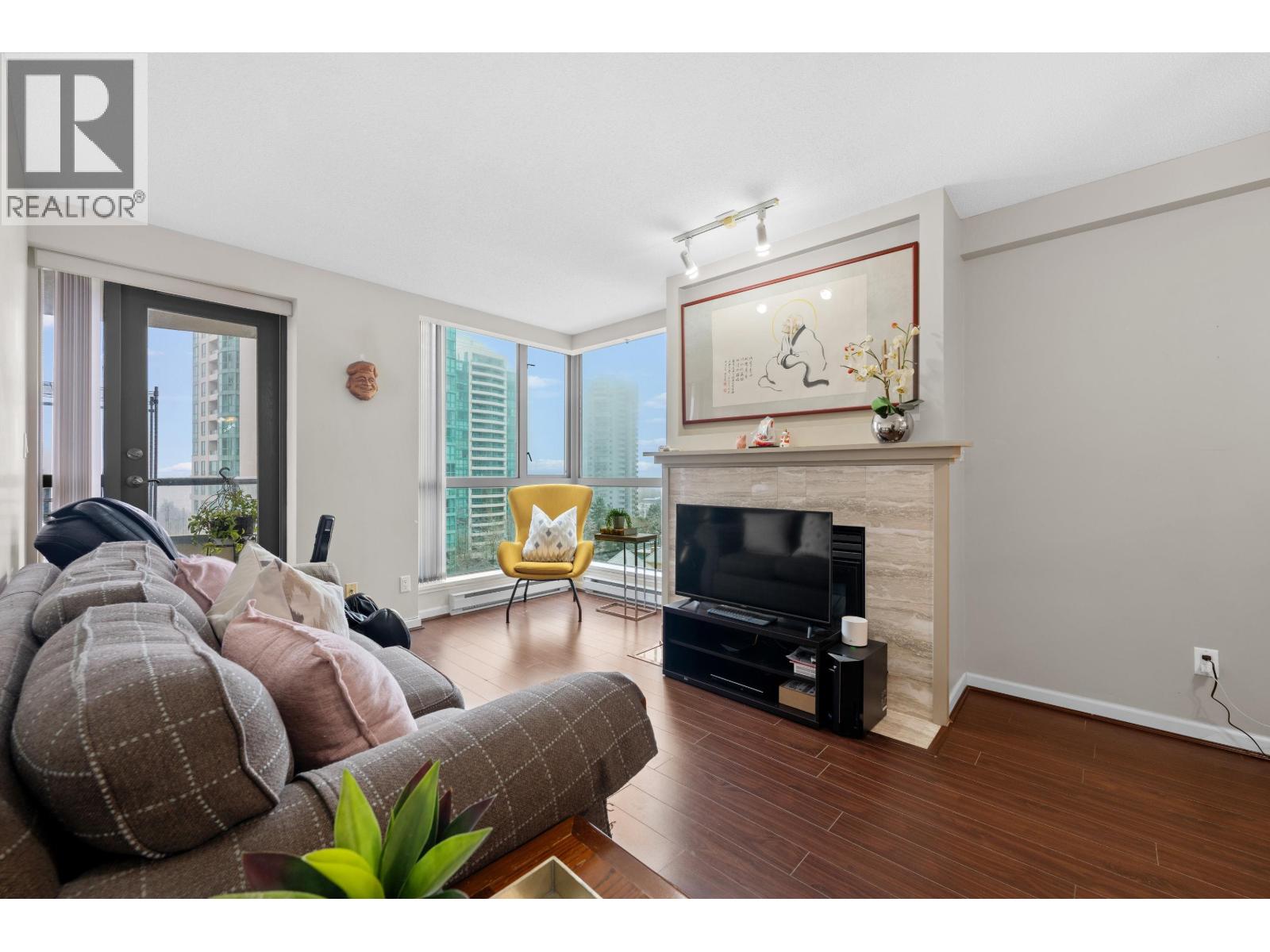 803 5848 Olive Avenue, Burnaby, British Columbia  V5H 4V6 - Photo 3 - R3098278