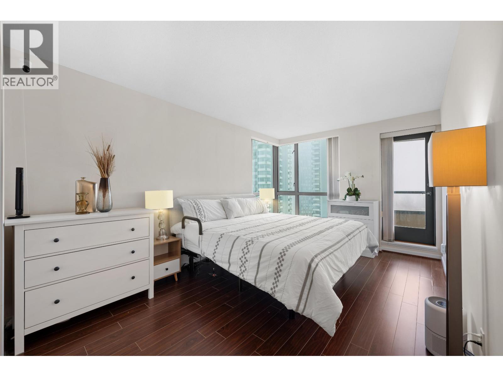 803 5848 Olive Avenue, Burnaby, British Columbia  V5H 4V6 - Photo 11 - R3098278