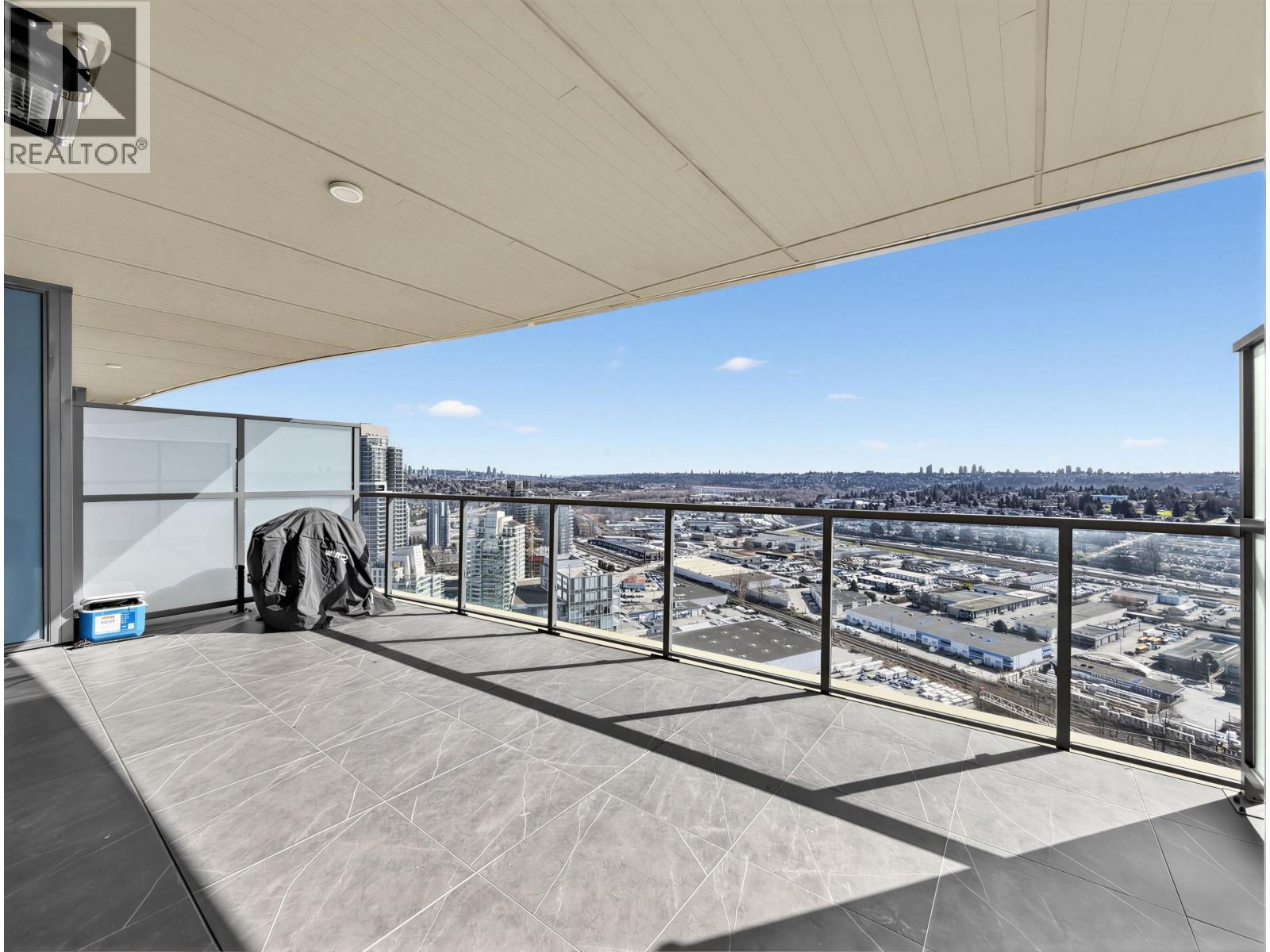 3301 4890 LOUGHEED HIGHWAY, burnaby, British Columbia