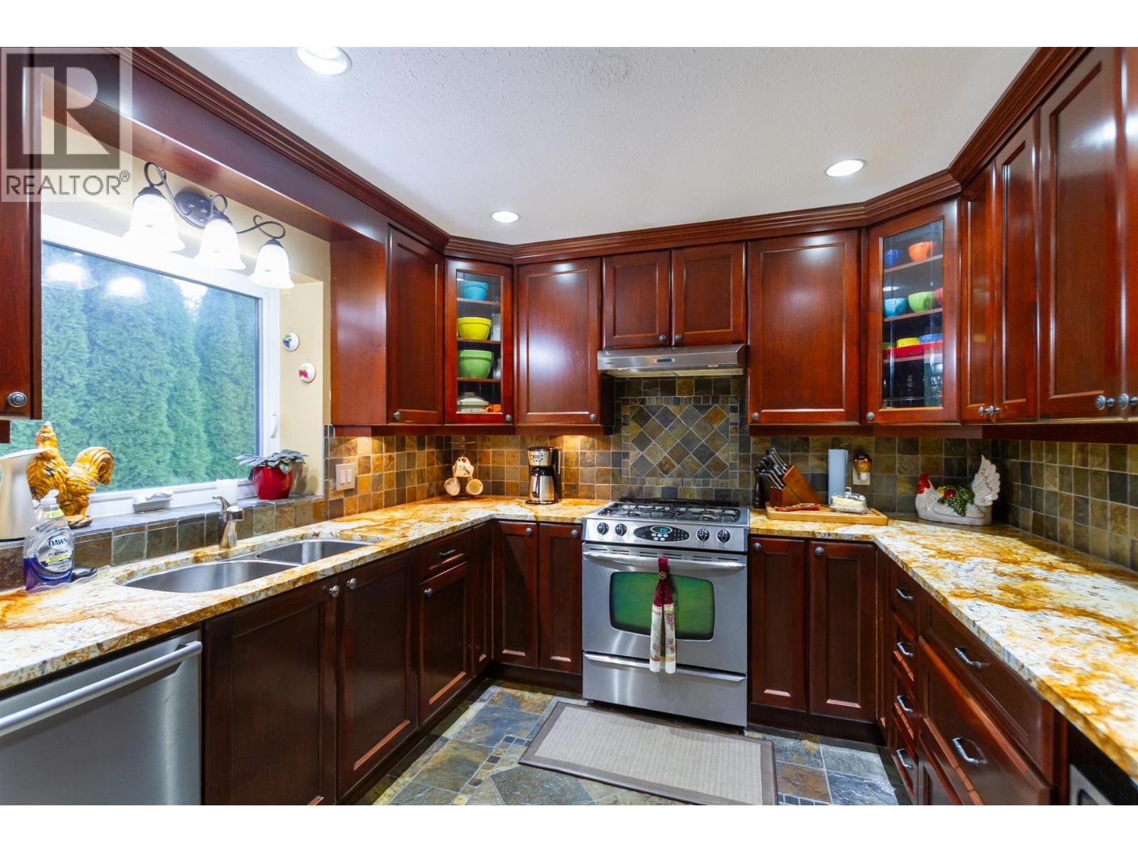 12193 Lindsay Place, Maple Ridge, British Columbia  V2X 9S3 - Photo 7 - R3098655