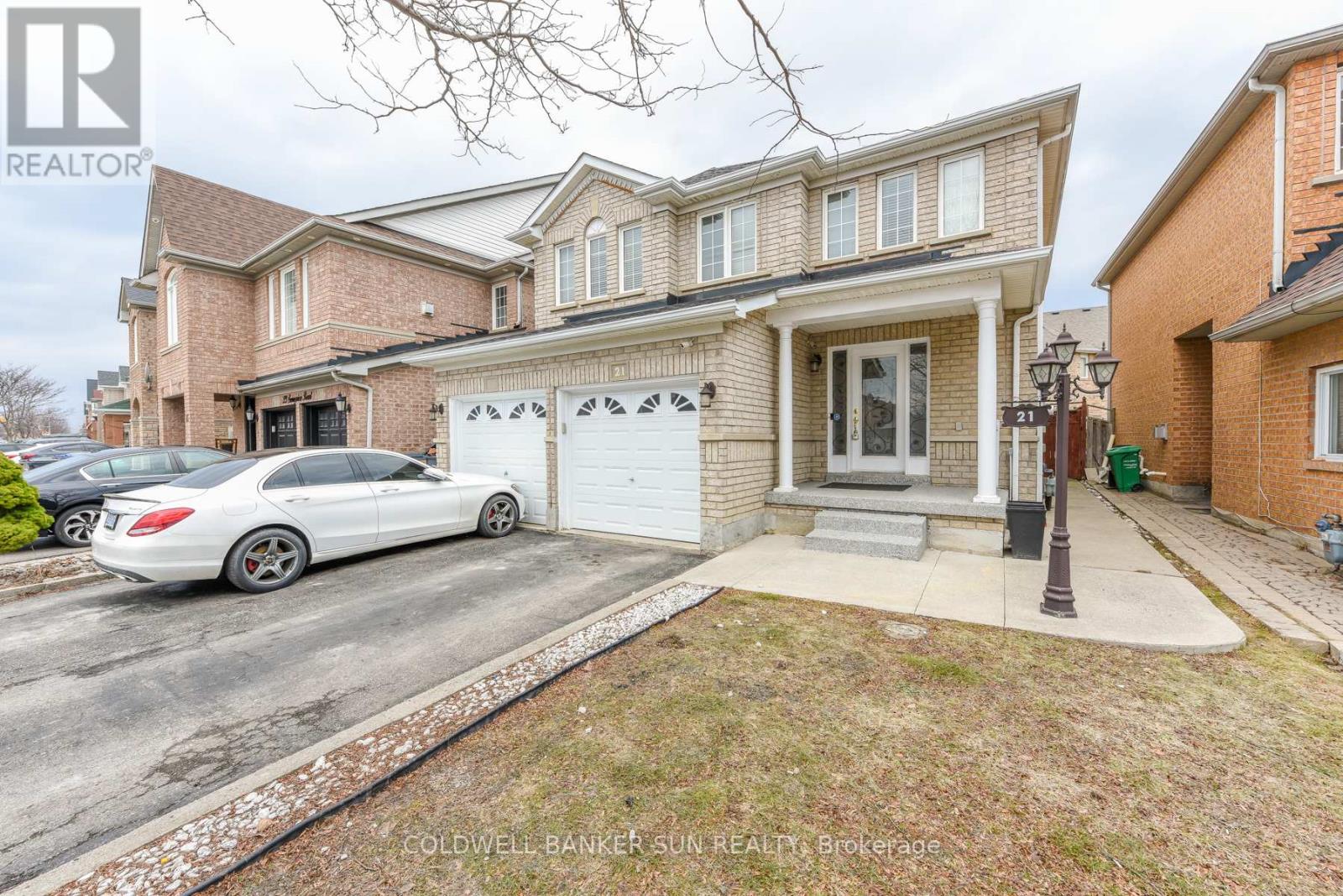 21 Sunnyview Road, Brampton, Ontario  L7A 3E4 - Photo 2 - W12583302
