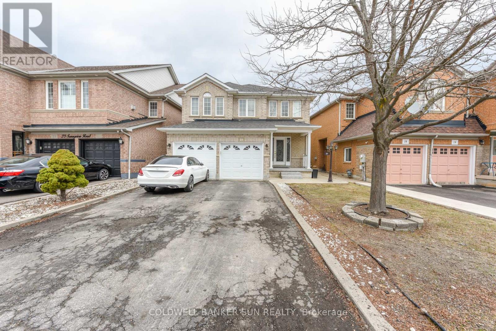 21 Sunnyview Road, Brampton, Ontario  L7A 3E4 - Photo 4 - W12583302