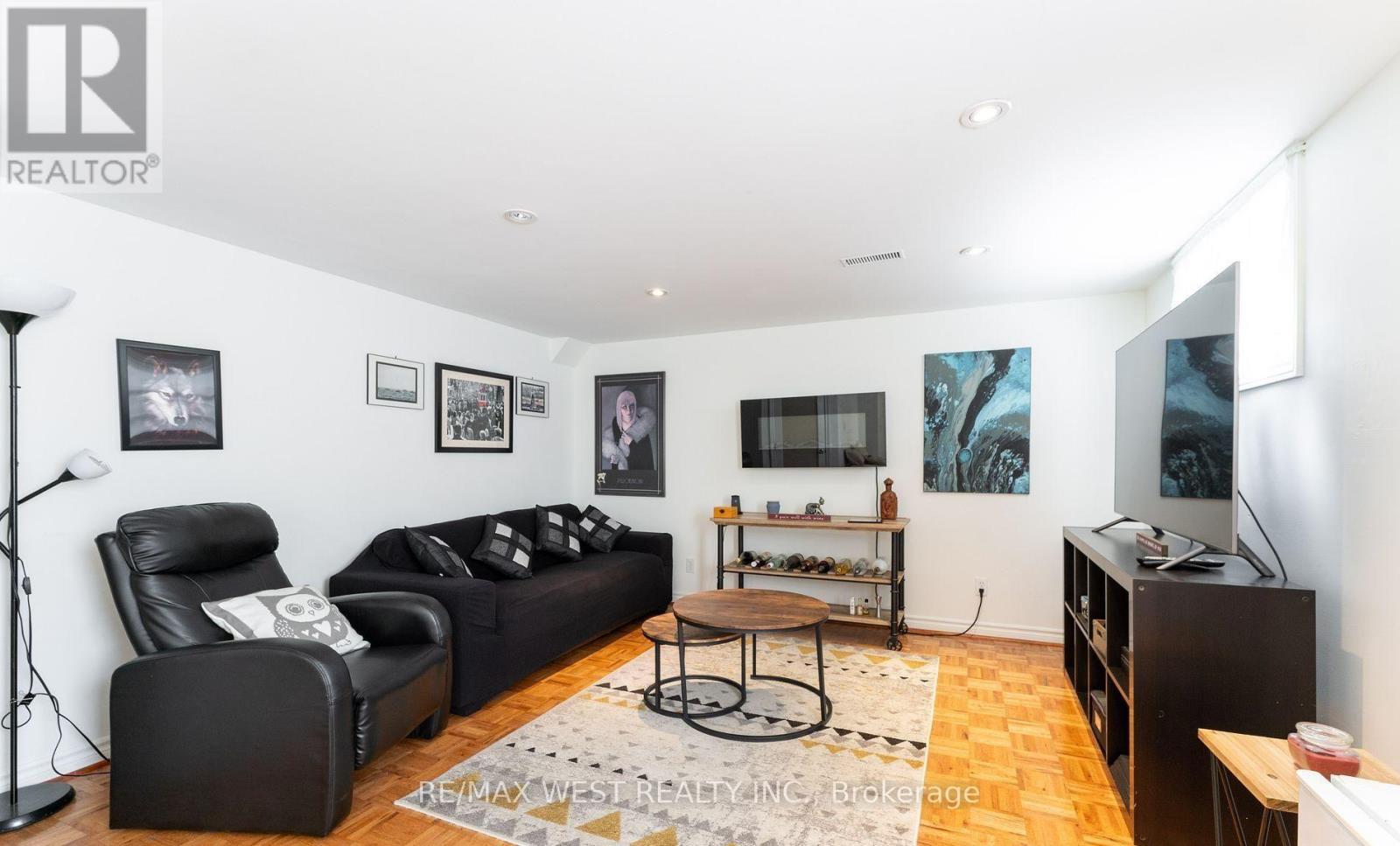 11 Farley Crescent, Toronto, Ontario  M9R 2A5 - Photo 26 - W12835902