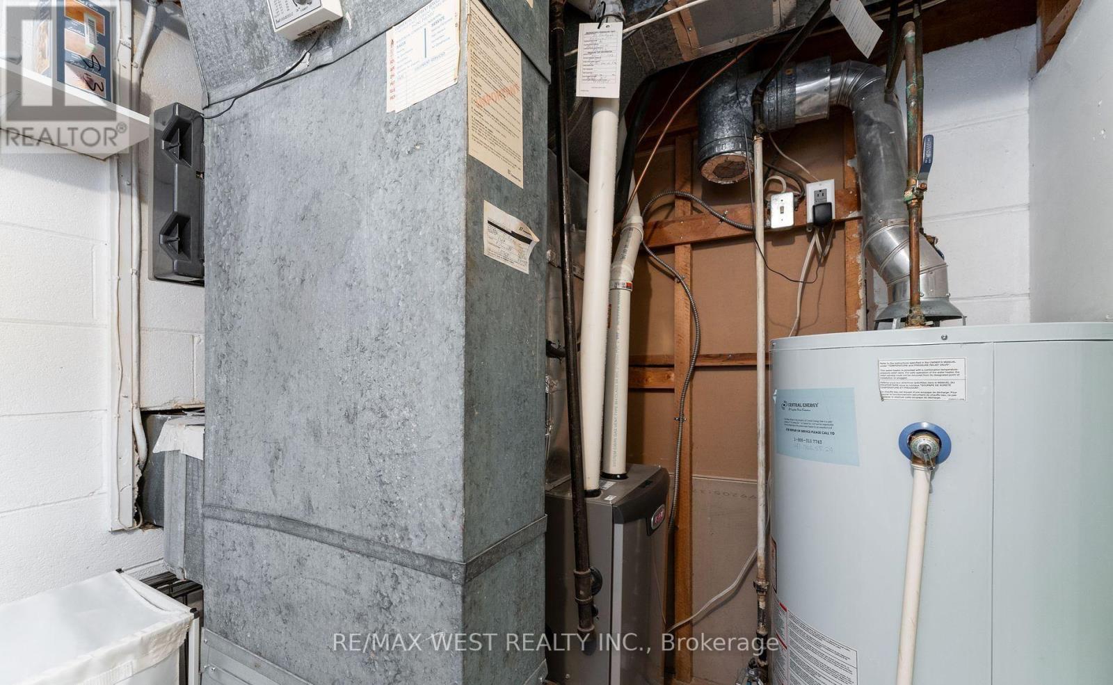 11 Farley Crescent, Toronto, Ontario  M9R 2A5 - Photo 30 - W12835902