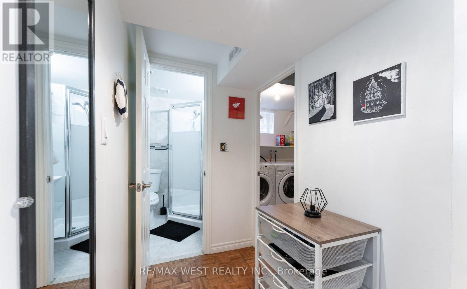 11 Farley Crescent, Toronto, Ontario  M9R 2A5 - Photo 29 - W12835902