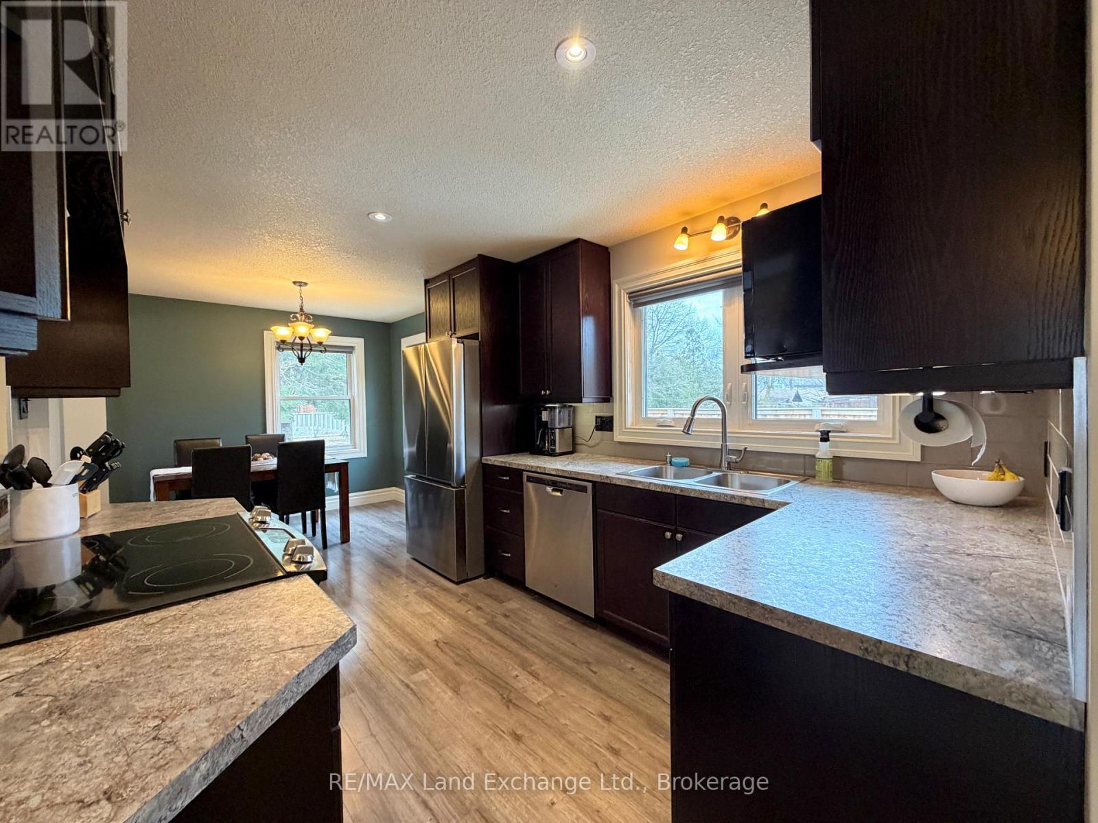 770 Bricker Street, Saugeen Shores, Ontario  N0H 2C3 - Photo 10 - X12871292