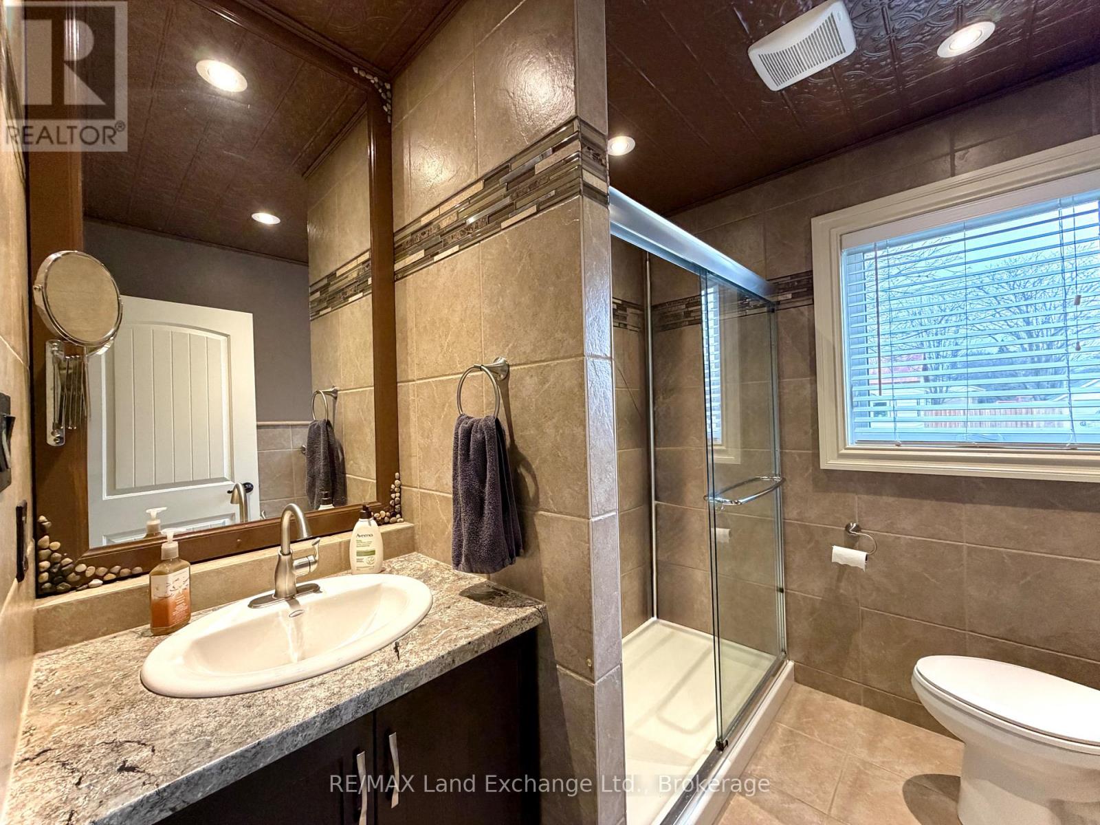 770 Bricker Street, Saugeen Shores, Ontario  N0H 2C3 - Photo 16 - X12871292