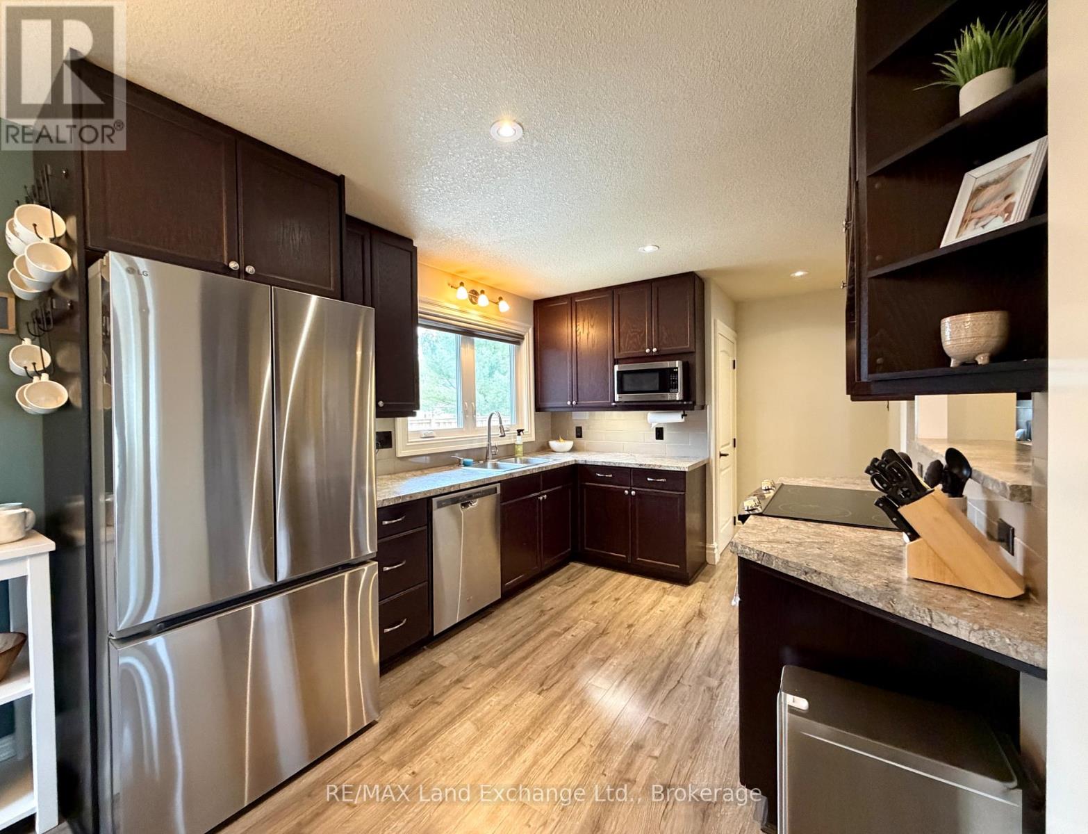 770 Bricker Street, Saugeen Shores, Ontario  N0H 2C3 - Photo 9 - X12871292