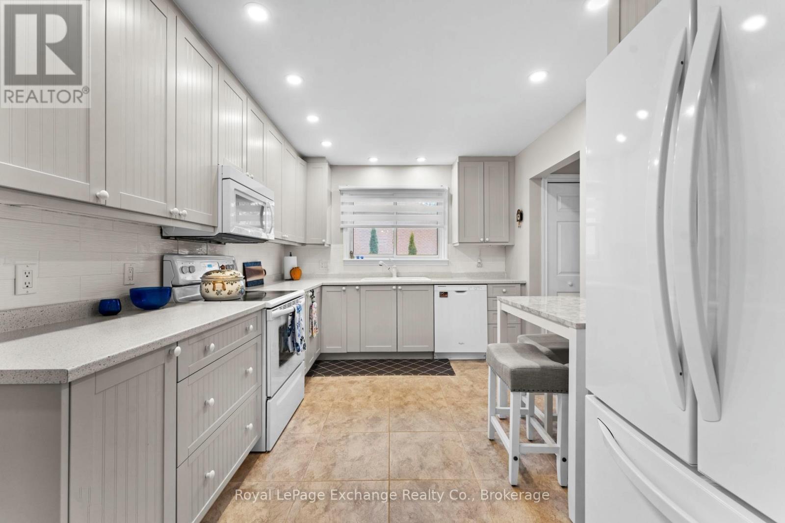 586 Mill Creek Road, Saugeen Shores, Ontario  N0H 2C4 - Photo 5 - X12871344