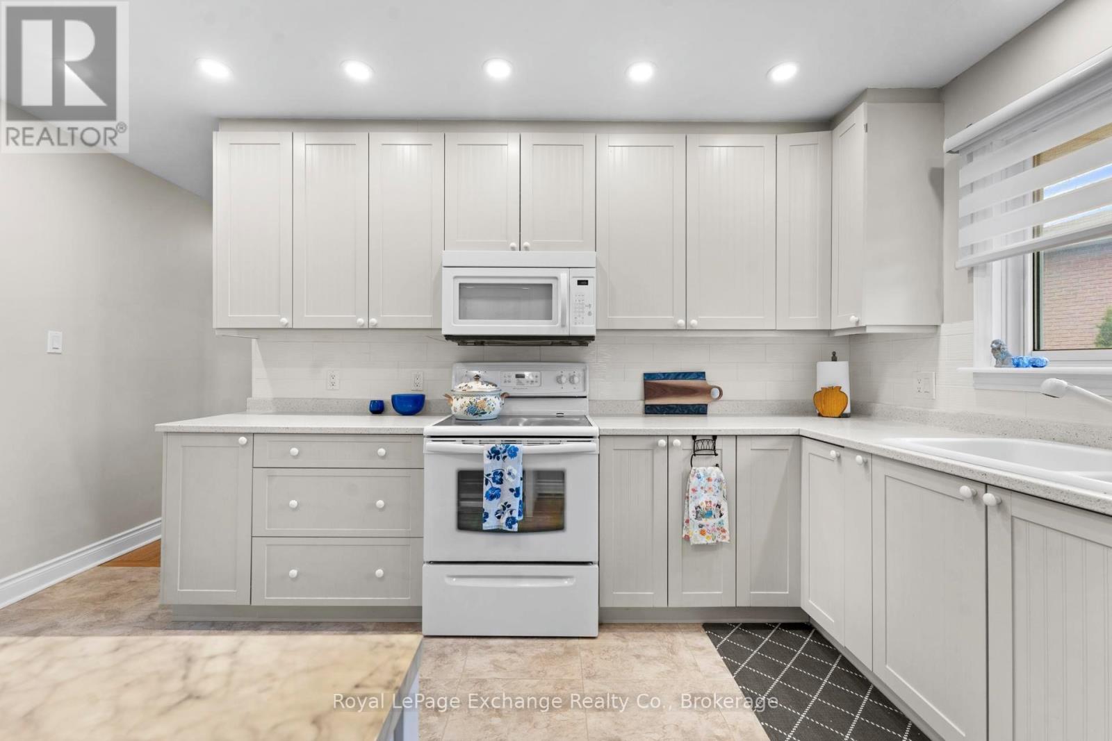 586 Mill Creek Road, Saugeen Shores, Ontario  N0H 2C4 - Photo 6 - X12871344