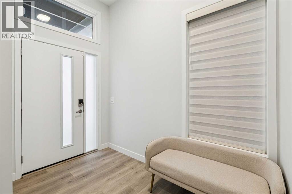 153 Edith Villas Nw, Calgary, Alberta  T3R 1Y8 - Photo 4 - A2282478