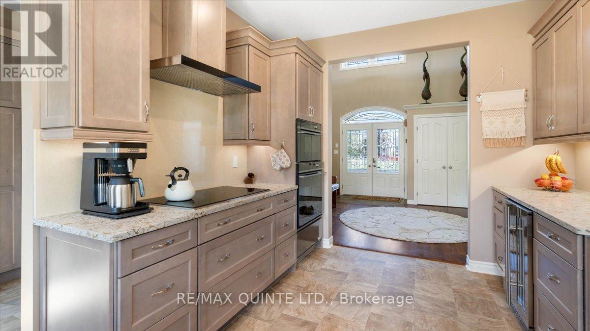 39 Deerfield Court, Prince Edward County (Ameliasburg Ward), Ontario  K8N 4Z1 - Photo 11 - X12871300