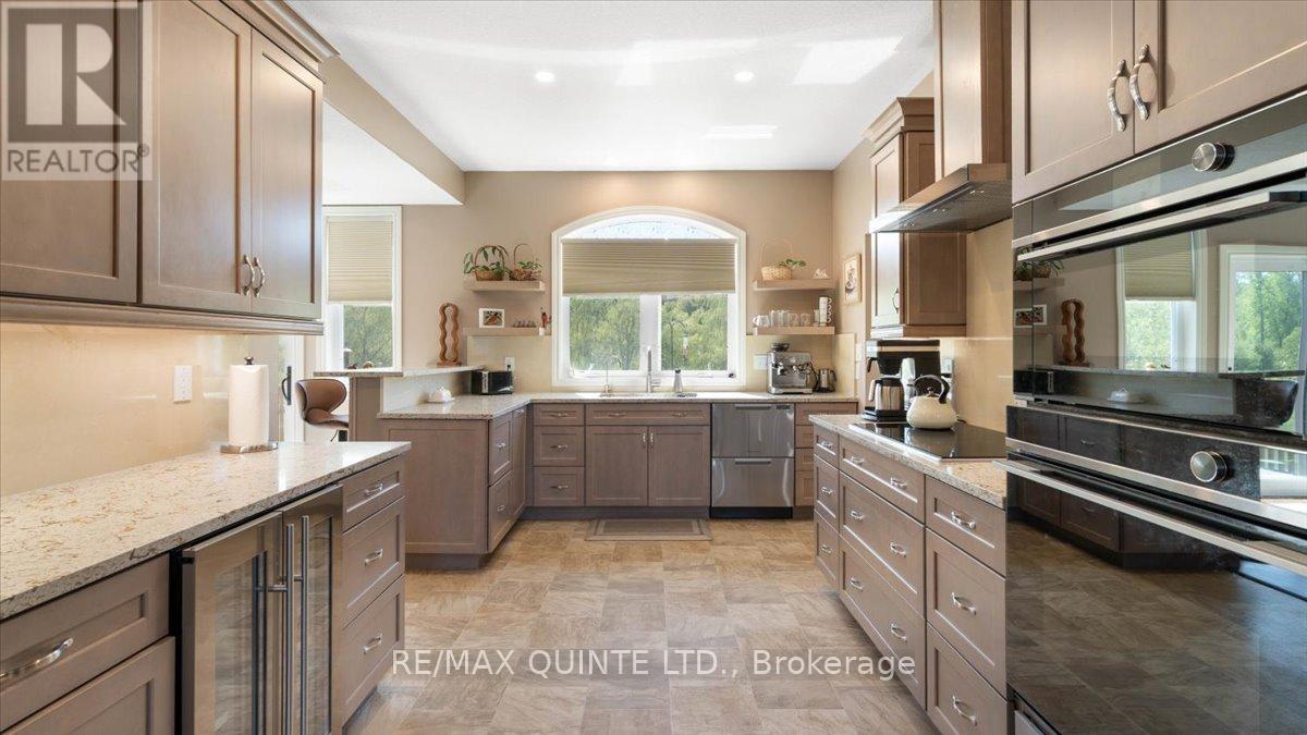 39 Deerfield Court, Prince Edward County (Ameliasburg Ward), Ontario  K8N 4Z1 - Photo 12 - X12871300