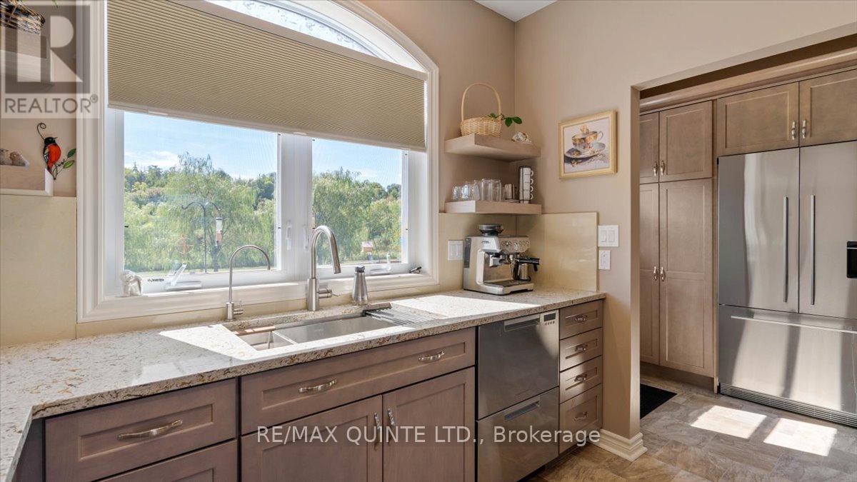 39 Deerfield Court, Prince Edward County (Ameliasburg Ward), Ontario  K8N 4Z1 - Photo 13 - X12871300