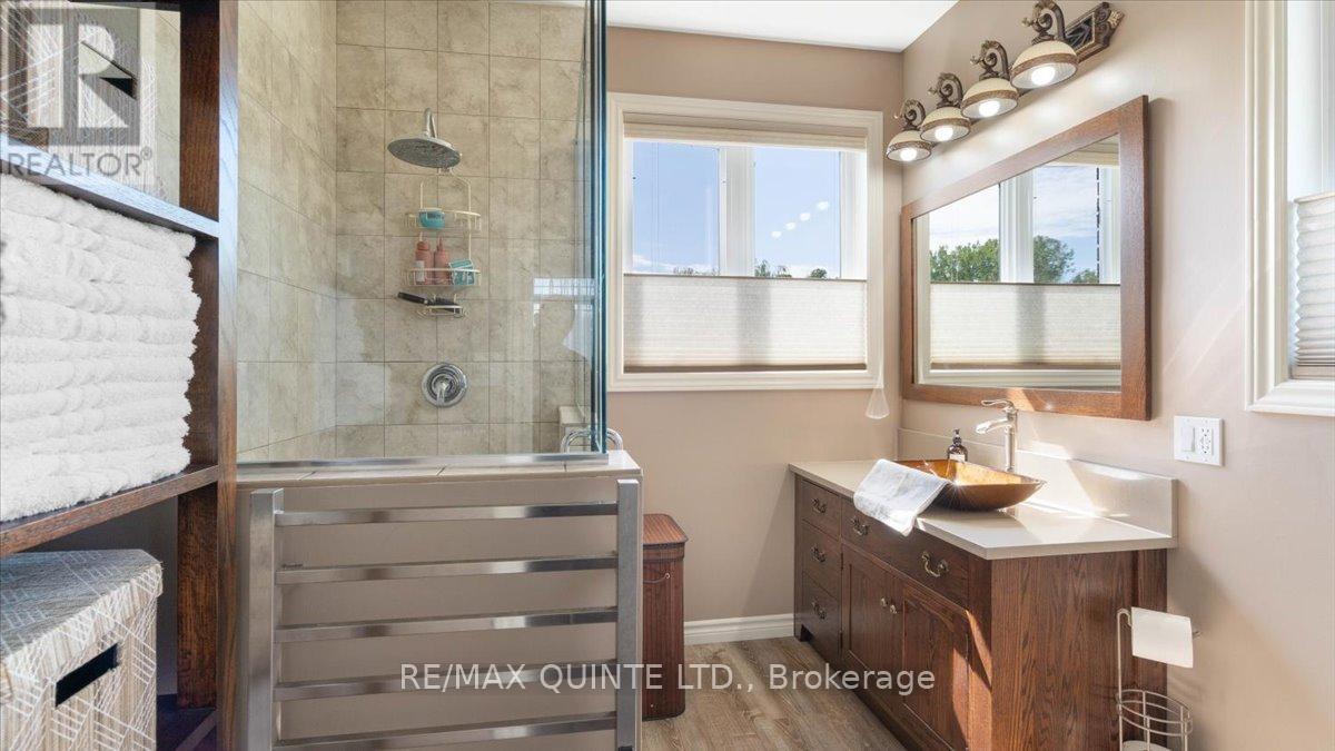 39 Deerfield Court, Prince Edward County (Ameliasburg Ward), Ontario  K8N 4Z1 - Photo 23 - X12871300