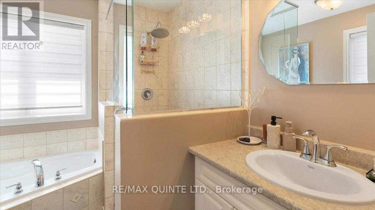 39 Deerfield Court, Prince Edward County (Ameliasburg Ward), Ontario  K8N 4Z1 - Photo 27 - X12871300