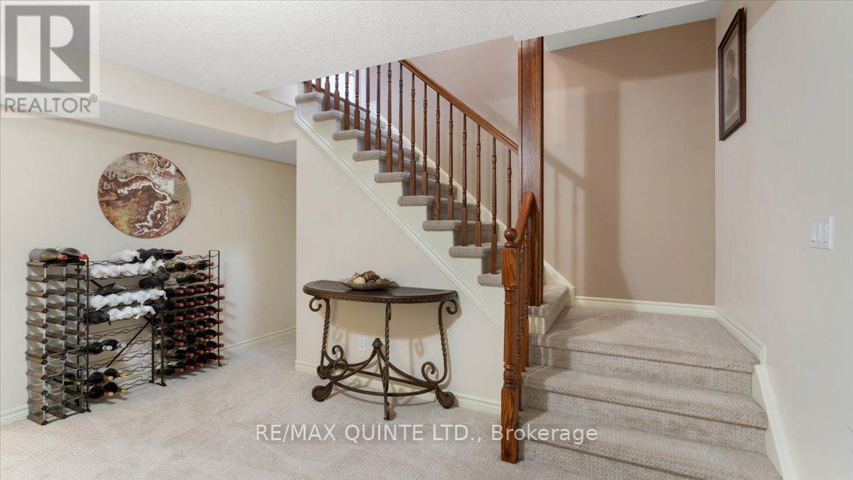 39 Deerfield Court, Prince Edward County (Ameliasburg Ward), Ontario  K8N 4Z1 - Photo 35 - X12871300