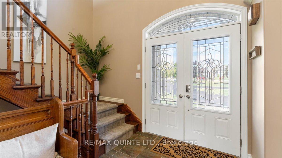 39 Deerfield Court, Prince Edward County (Ameliasburg Ward), Ontario  K8N 4Z1 - Photo 4 - X12871300