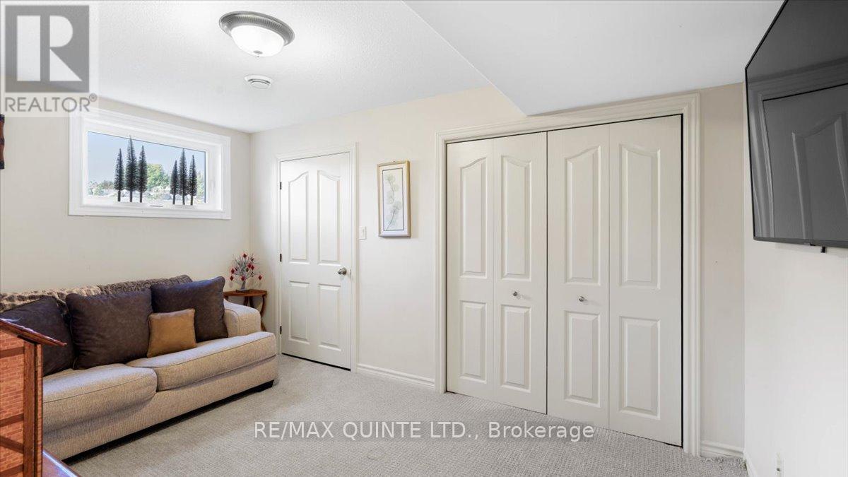 39 Deerfield Court, Prince Edward County (Ameliasburg Ward), Ontario  K8N 4Z1 - Photo 40 - X12871300