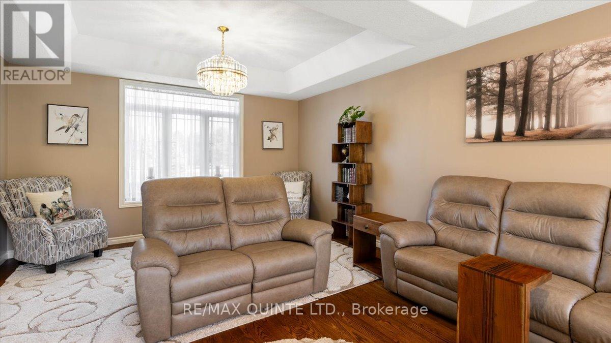 39 Deerfield Court, Prince Edward County (Ameliasburg Ward), Ontario  K8N 4Z1 - Photo 9 - X12871300