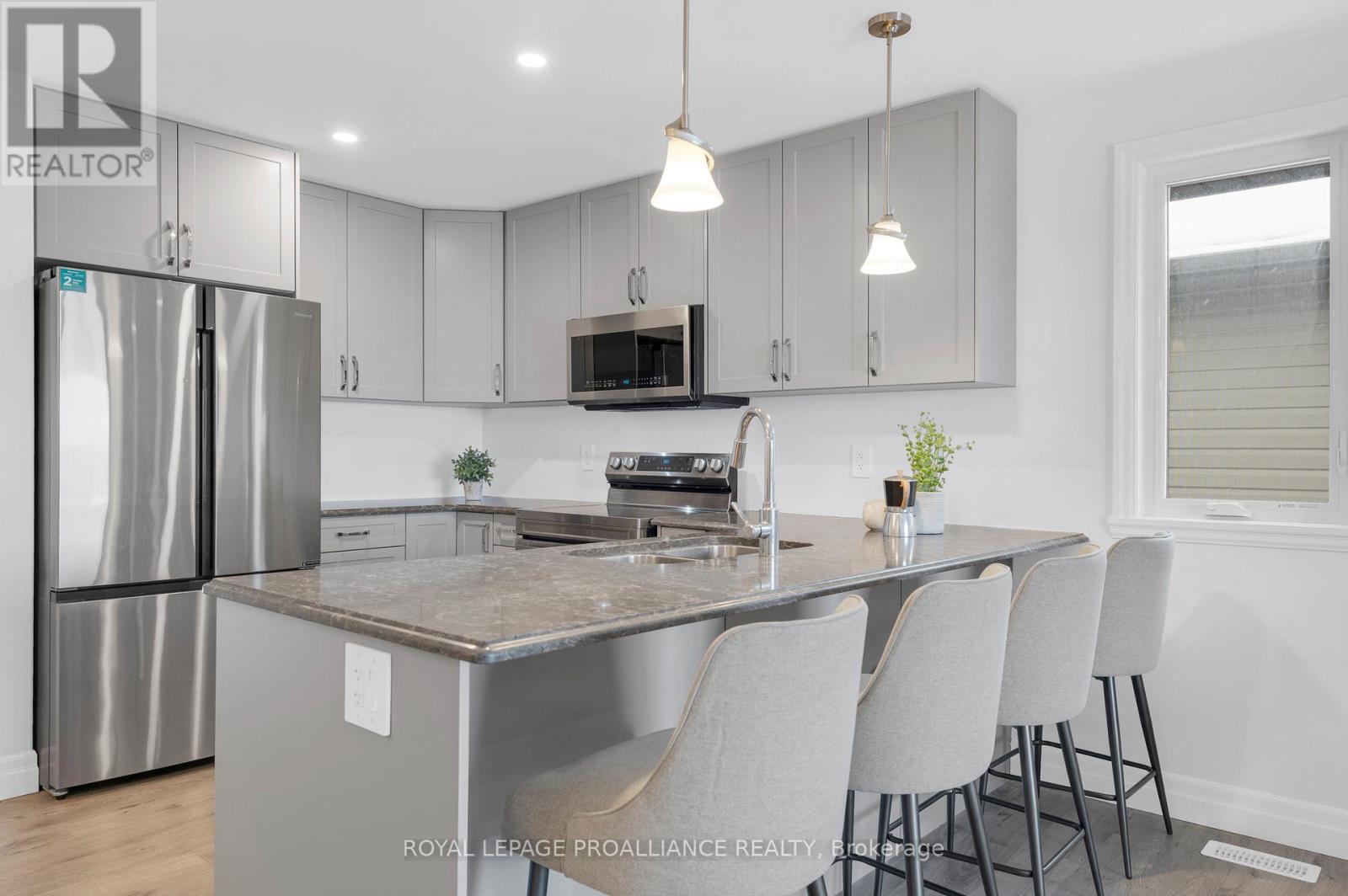 29 Cedar Park Crescent, Quinte West, Ontario  K8V 0J1 - Photo 16 - X12871364