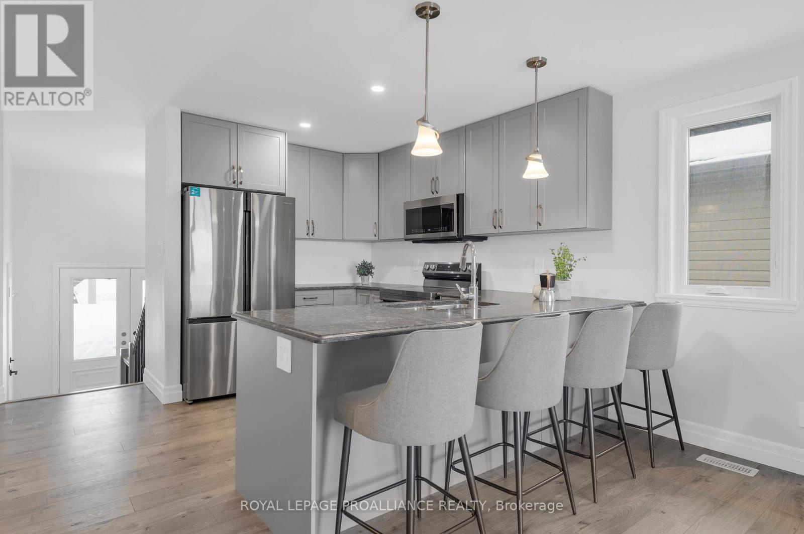 29 Cedar Park Crescent, Quinte West, Ontario  K8V 0J1 - Photo 17 - X12871364