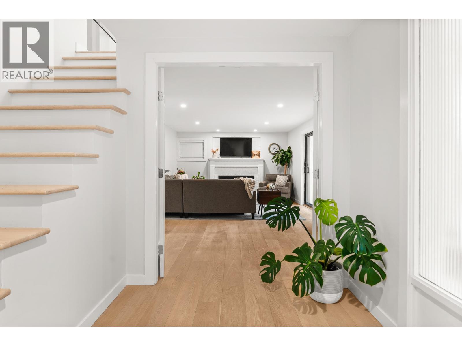 1017 Walalee Drive, Delta, British Columbia  V4M 2L9 - Photo 5 - R3098649