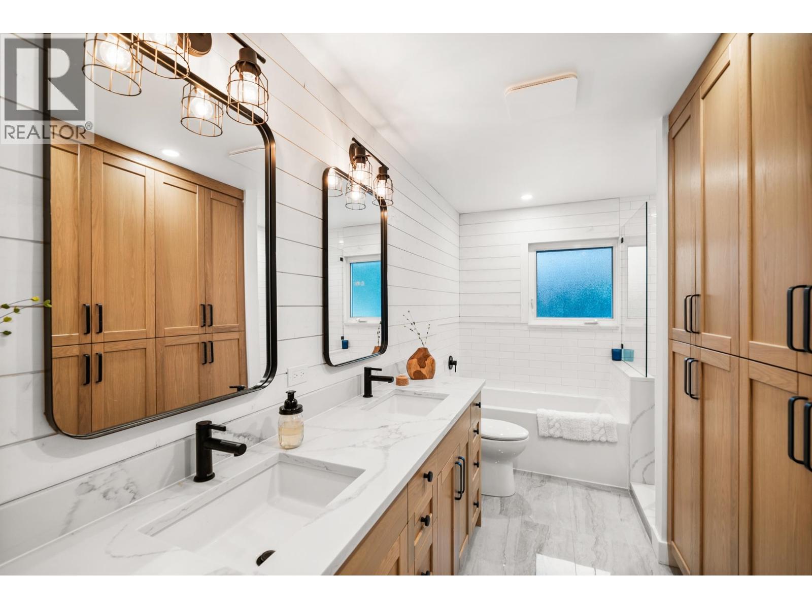 1017 Walalee Drive, Delta, British Columbia  V4M 2L9 - Photo 22 - R3098649