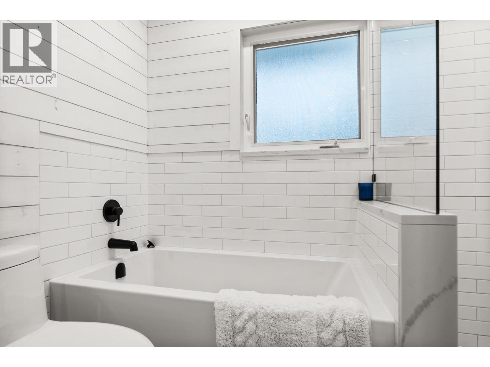 1017 Walalee Drive, Delta, British Columbia  V4M 2L9 - Photo 24 - R3098649