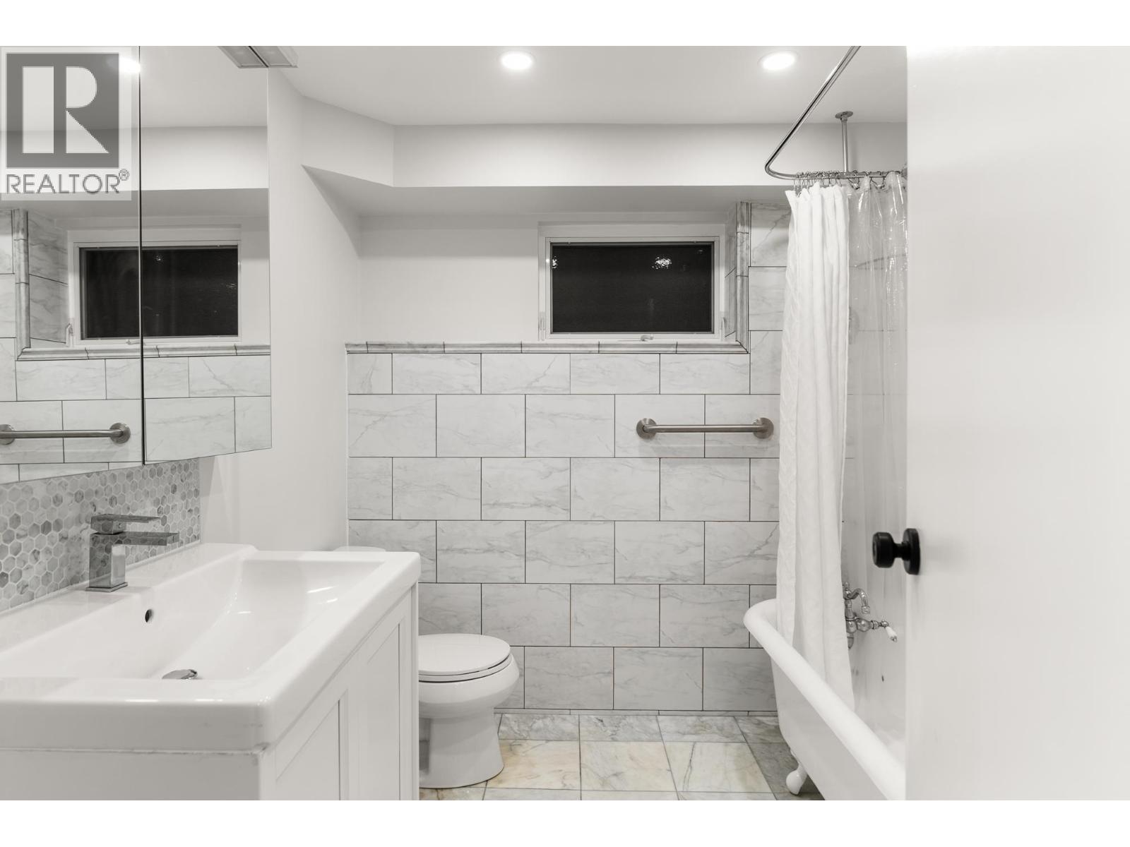 1017 Walalee Drive, Delta, British Columbia  V4M 2L9 - Photo 34 - R3098649