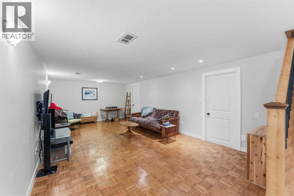 3424 58 Avenue Sw, Calgary, Alberta  T3E 5H6 - Photo 24 - A2291376