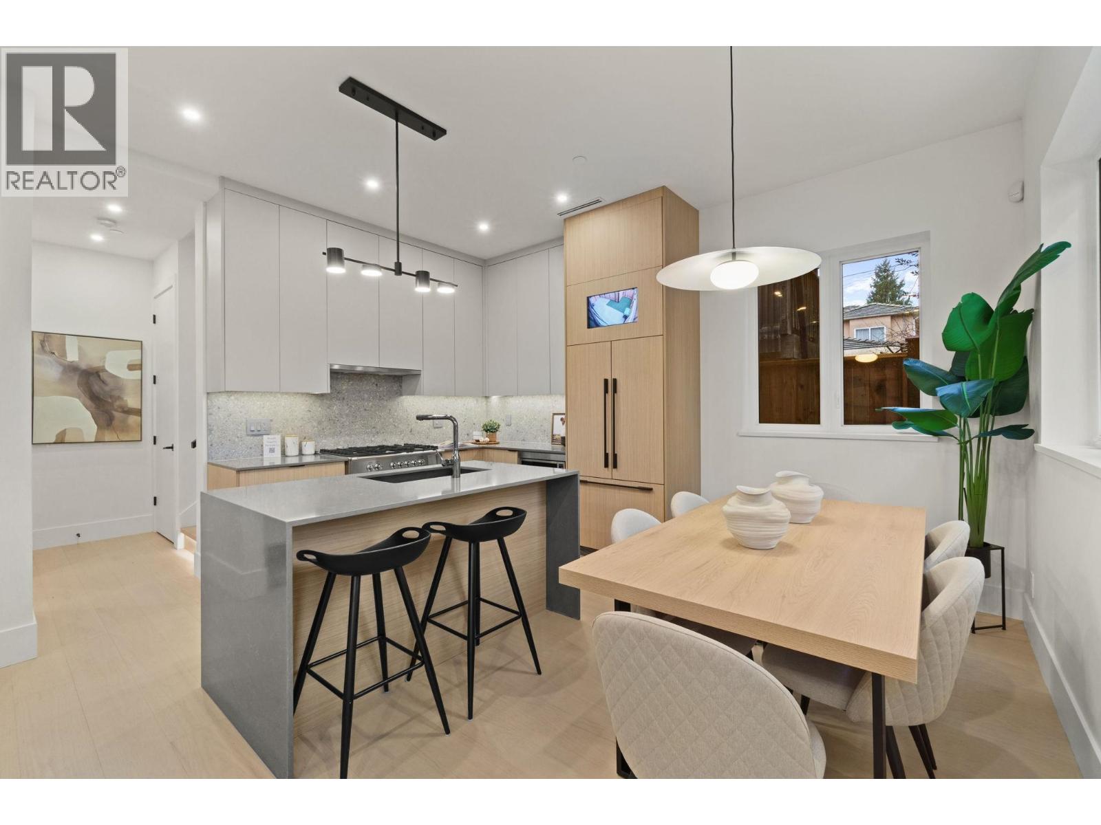 2 1945 E 13th Ave Avenue, Vancouver, British Columbia  V5N 2C3 - Photo 3 - R3097742