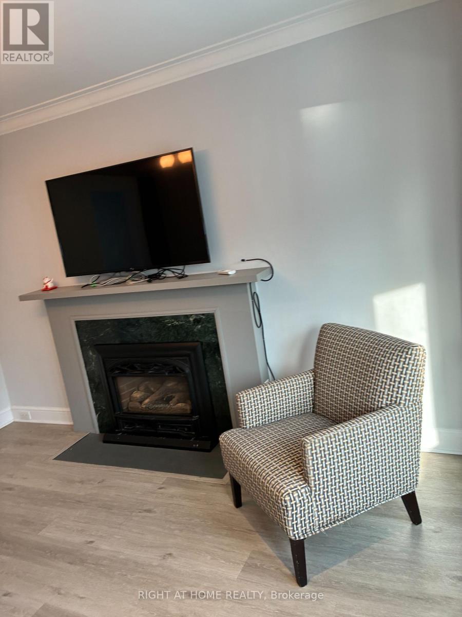 Main Floor - 36 Lawrence Avenue W, Toronto, Ontario  M5M 1A2 - Photo 3 - C12871250