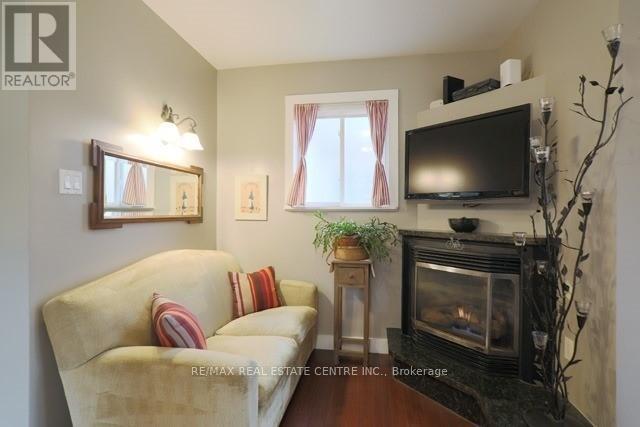 1 Hiawatha (Main) Road, Toronto, Ontario  M4L 2X7 - Photo 3 - E12871352