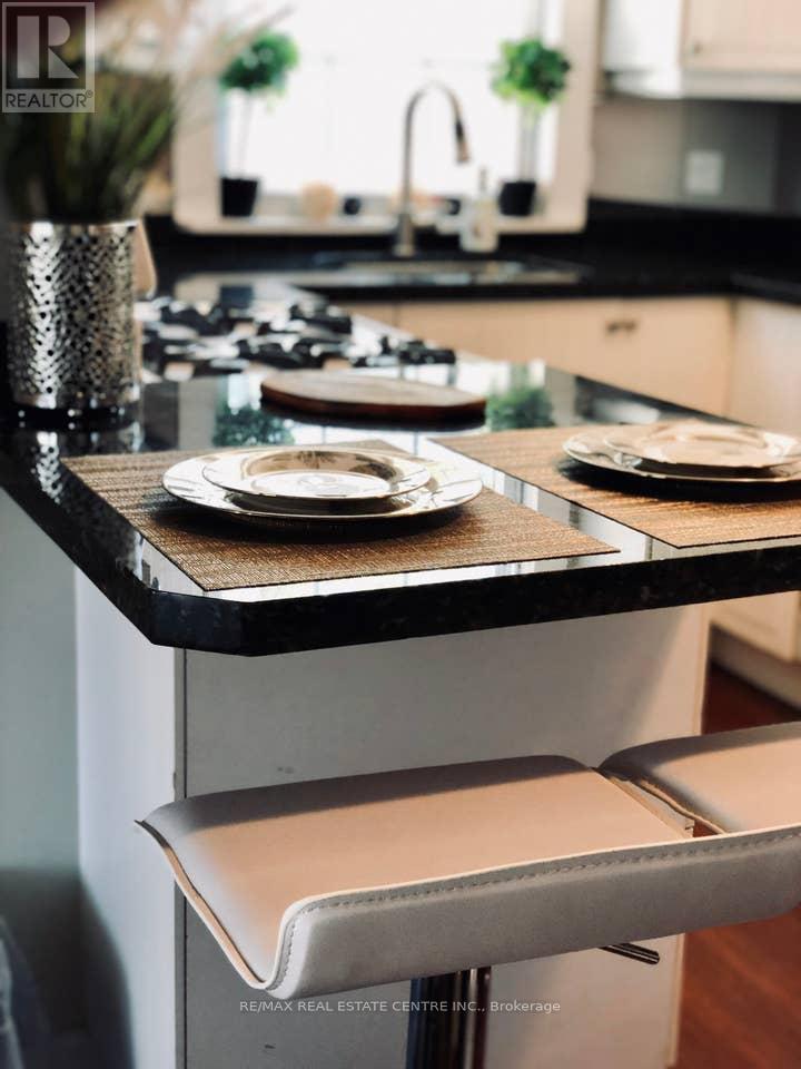 1 Hiawatha (Main) Road, Toronto, Ontario  M4L 2X7 - Photo 5 - E12871352