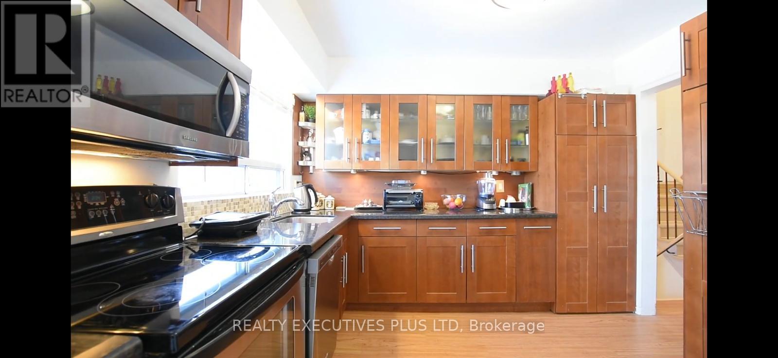 19 Brucedale Crescent, Toronto, Ontario  M2K 2C6 - Photo 4 - C12865728