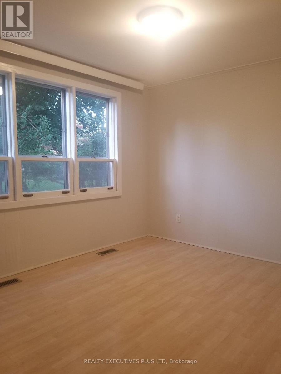 19 Brucedale Crescent, Toronto, Ontario  M2K 2C6 - Photo 5 - C12865728