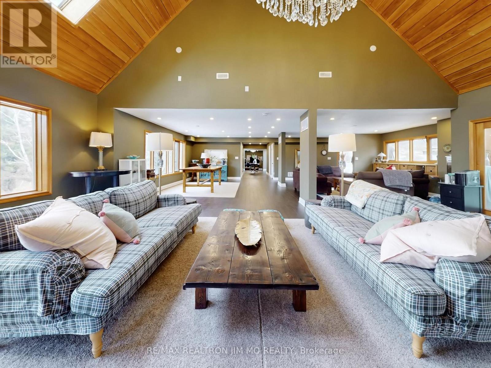 1785 Davis Drive W, King, Ontario  L3Y 4V9 - Photo 21 - N12869374