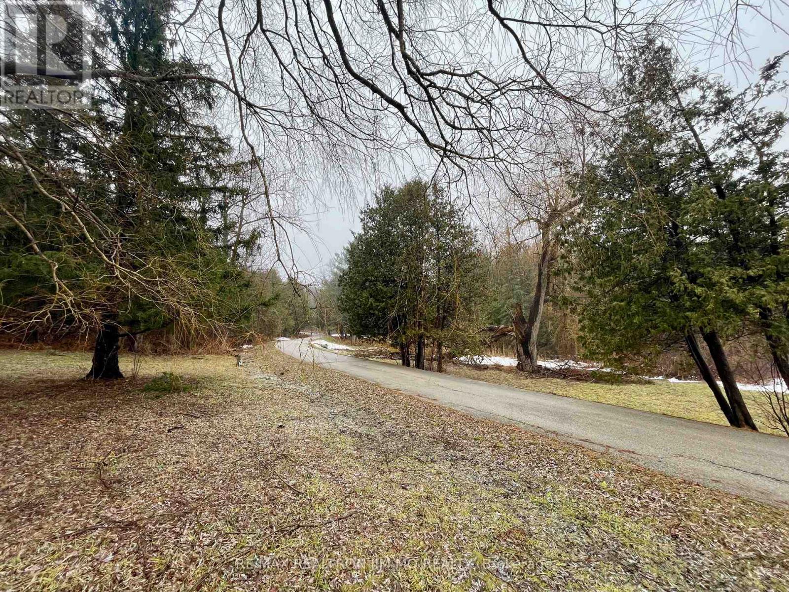 1785 Davis Drive W, King, Ontario  L3Y 4V9 - Photo 3 - N12869374