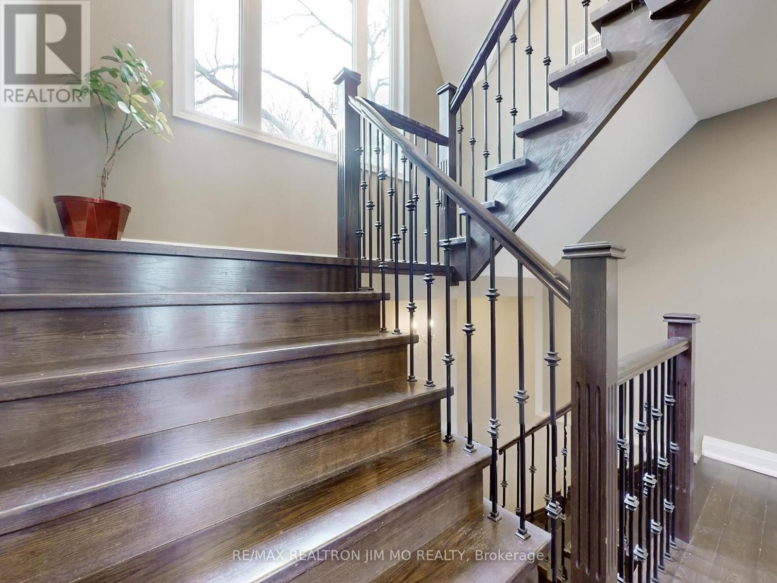 1785 Davis Drive W, King, Ontario  L3Y 4V9 - Photo 31 - N12869374