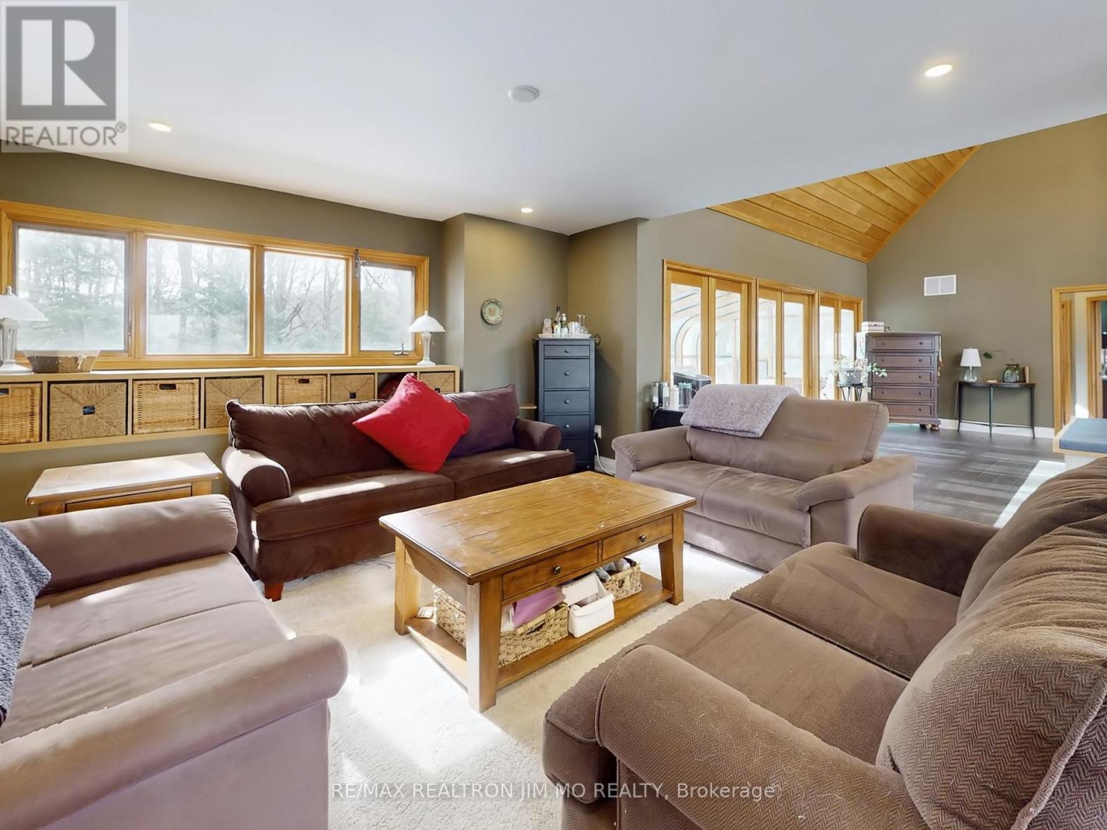 1785 Davis Drive W, King, Ontario  L3Y 4V9 - Photo 24 - N12869374