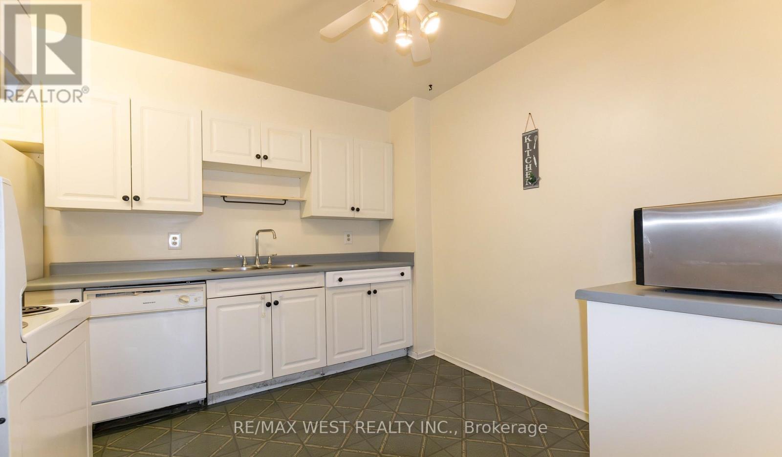 1509 - 85 Emmett Avenue, Toronto, Ontario  M6M 5A2 - Photo 23 - W12817486