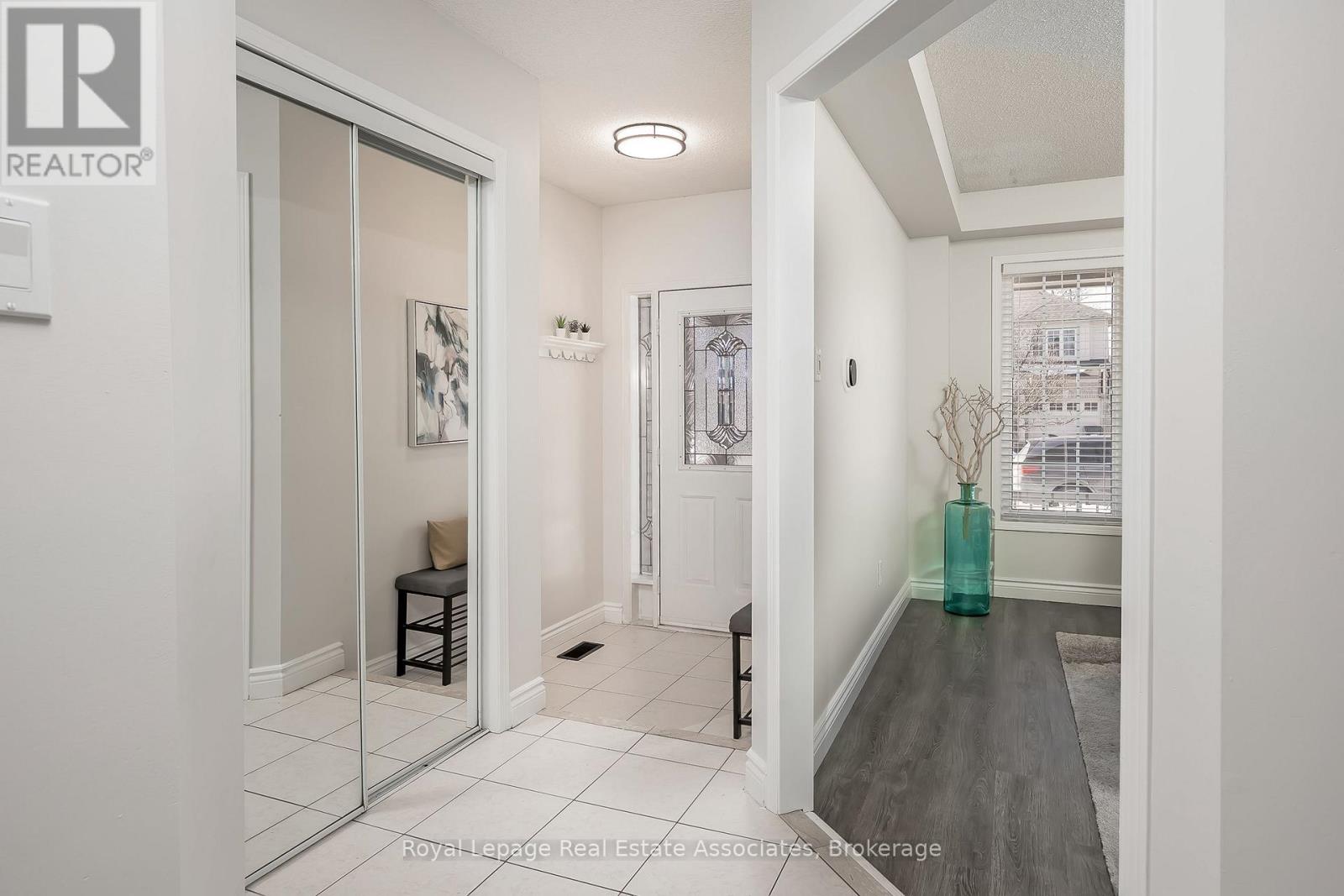 1130 Zimmerman Crescent, Milton, Ontario  L9T 5T2 - Photo 2 - W12851816